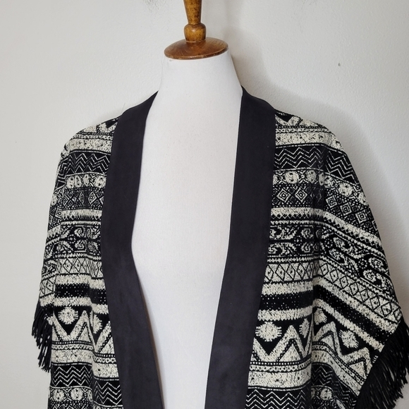 1. State Fringed Tapestry Kimono Size Medium‎ - Picture 4 of 9